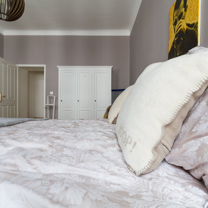 Schlafzimmer 1