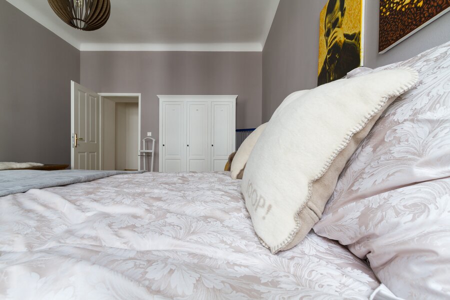 Schlafzimmer 1
