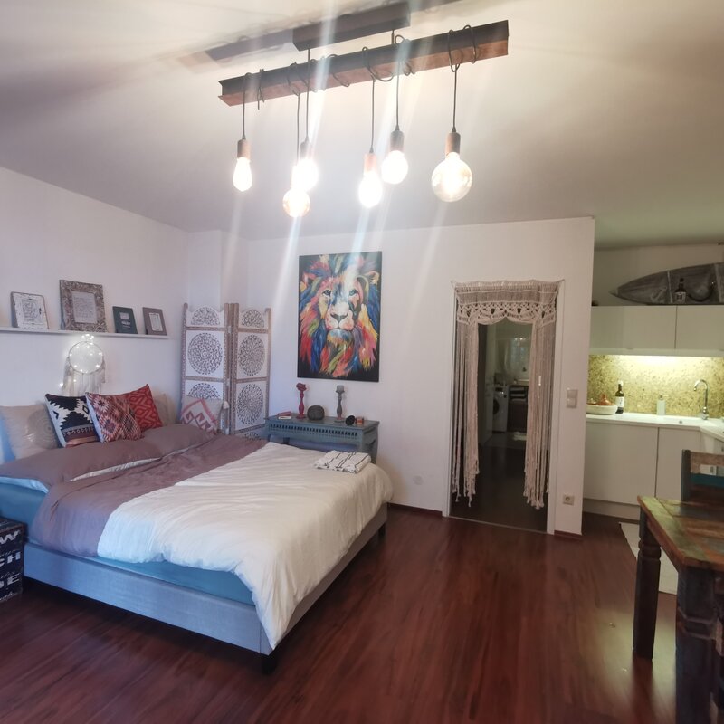 Wohn-/Schlafzimmer mit Küchenecke