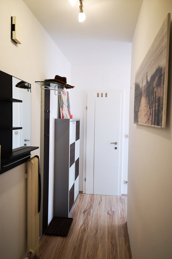 Garderobe und Gang zum Abstellraum | © PJP - All rights reserved