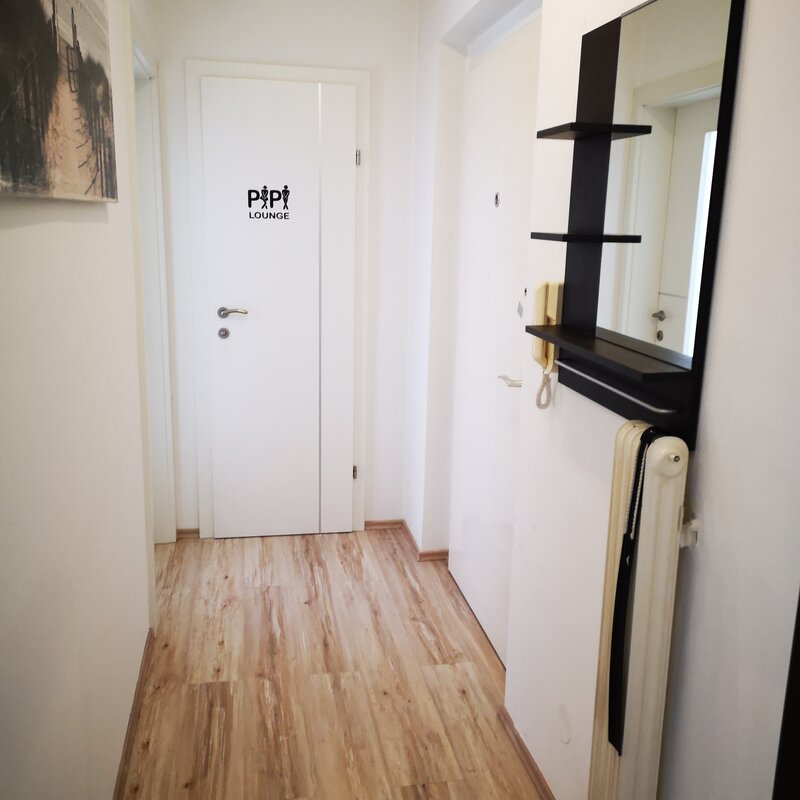 Eingangsbereich mit Blick auf WC & Haustür | © PJP - All rights reserved