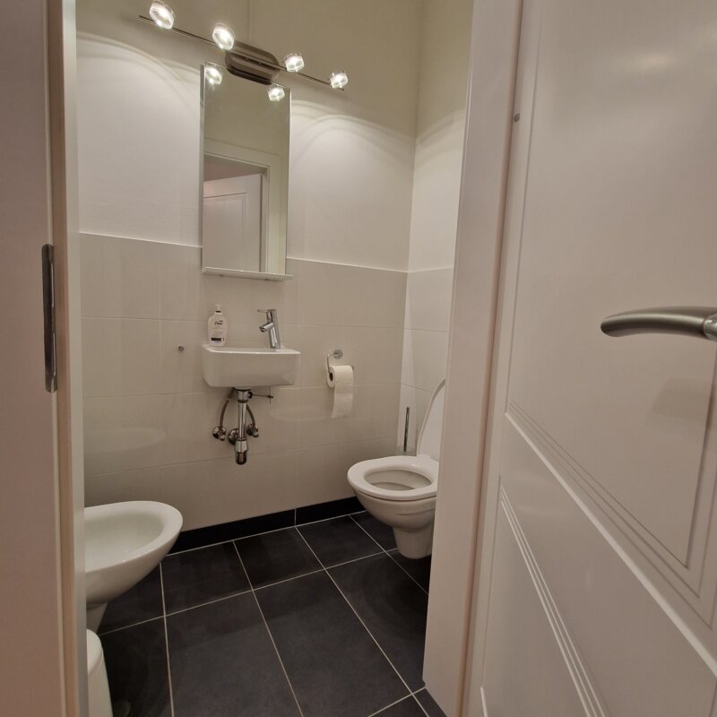 separates WC mit Bidet