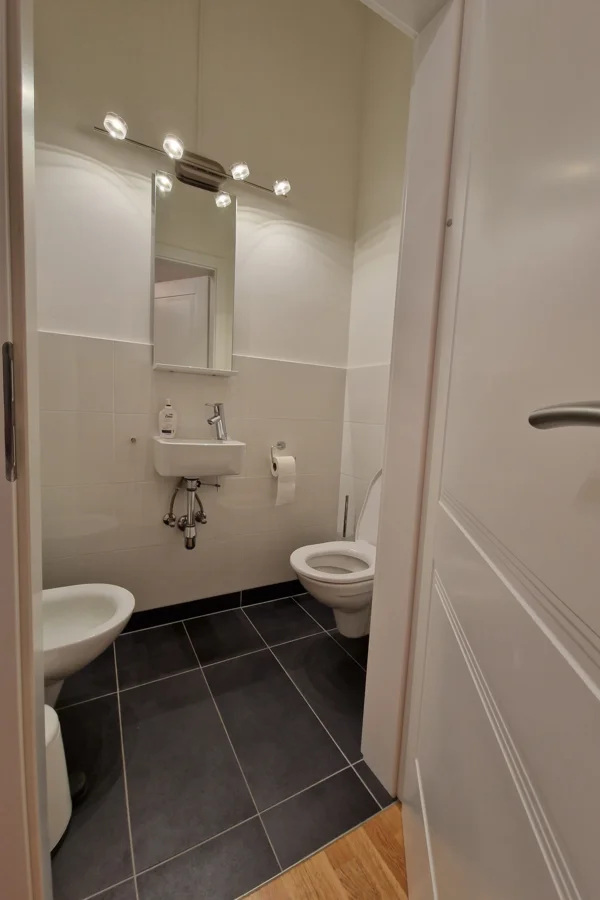 separates WC mit Bidet