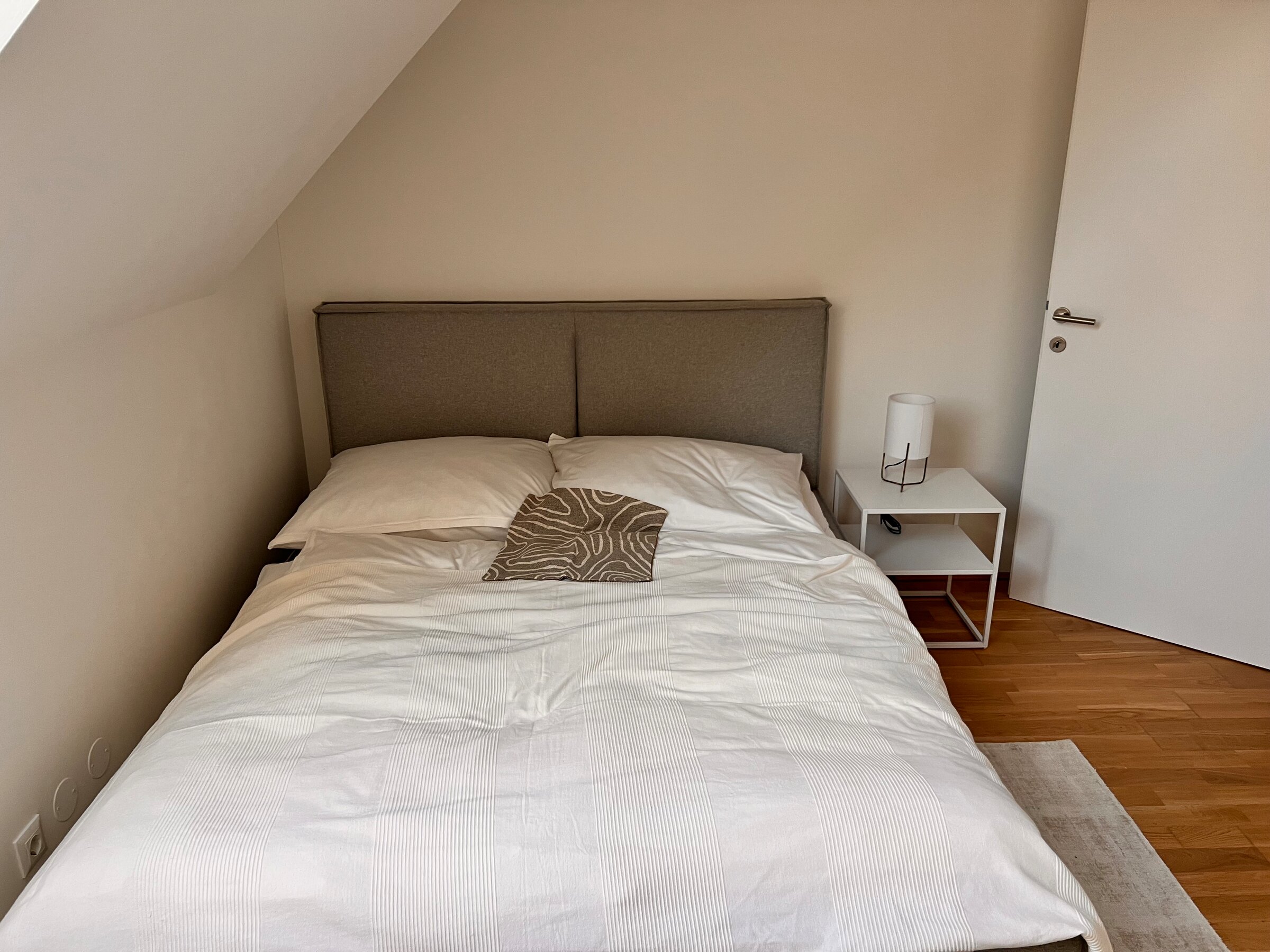 guest room double bed