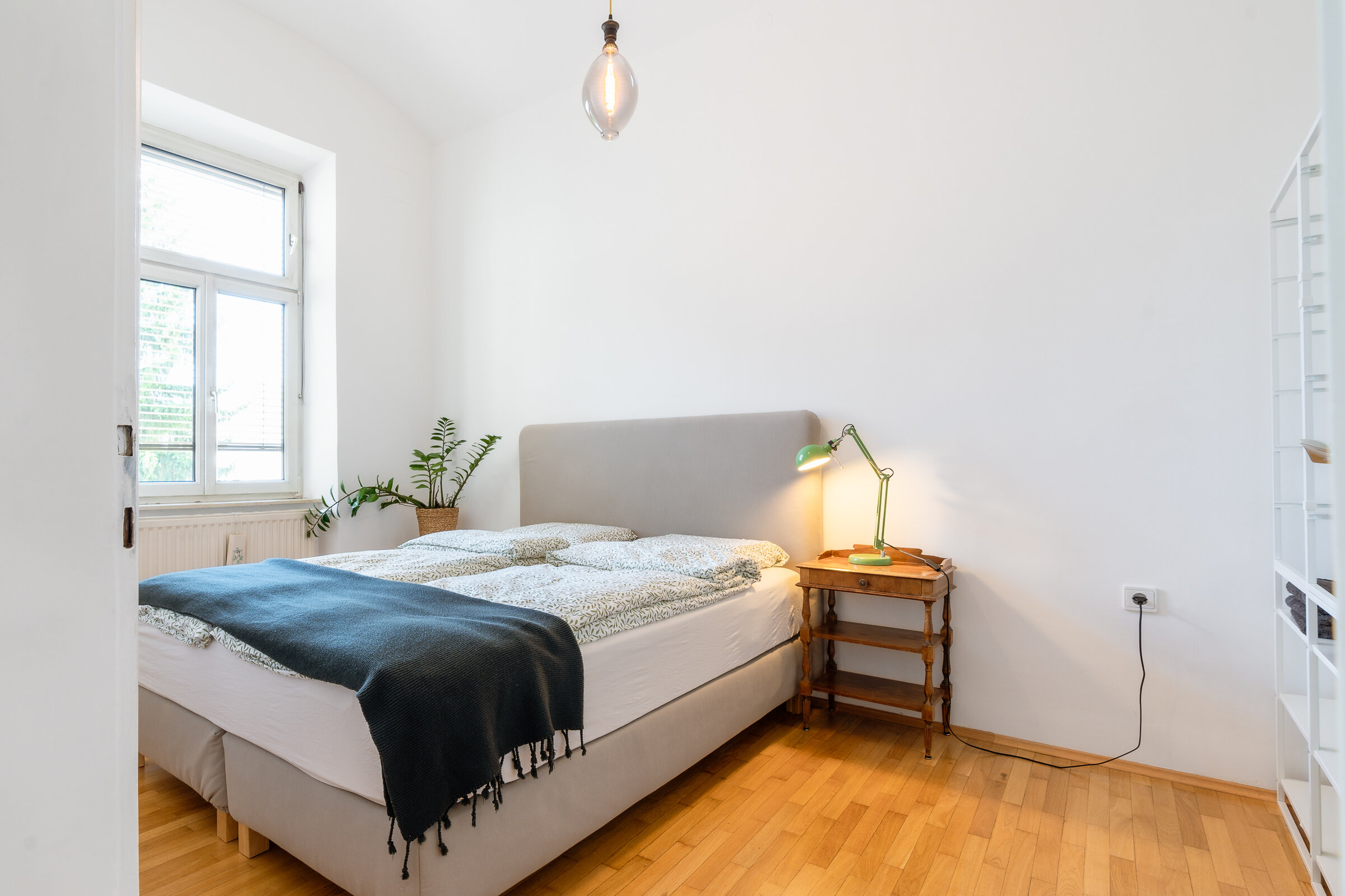 Schlafzimmer (1,60 Meter Bett)