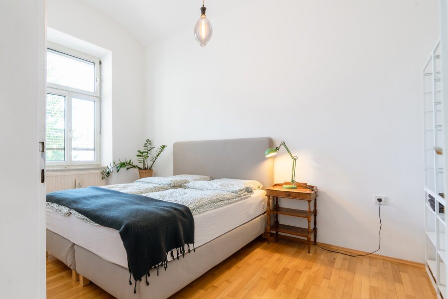 Schlafzimmer (1,60 Meter Bett)