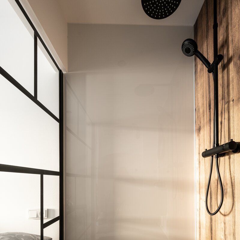 Our spacious rain shower invites you to linger | © @wolfistraunseeblick