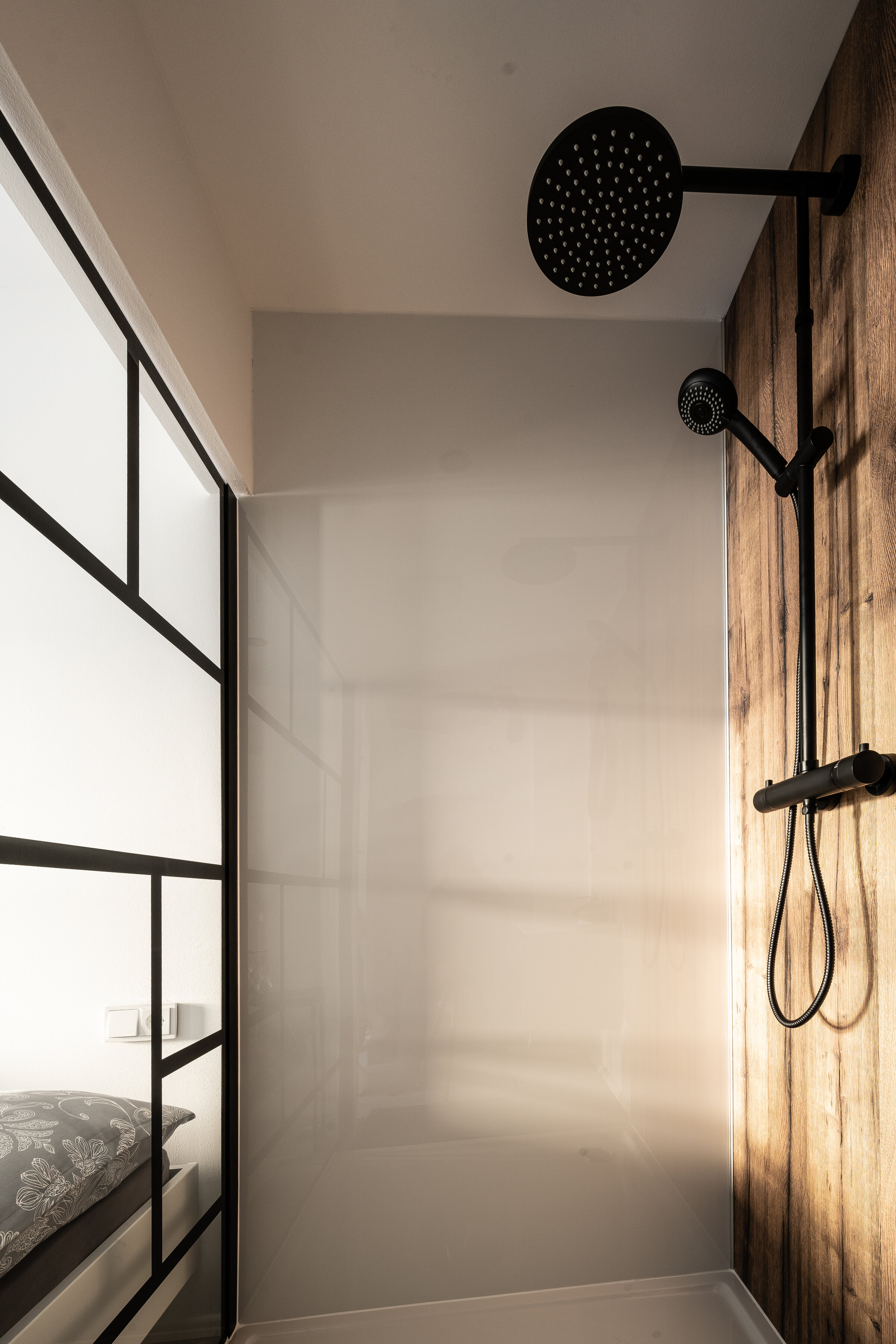 Our spacious rain shower invites you to linger | © @wolfistraunseeblick