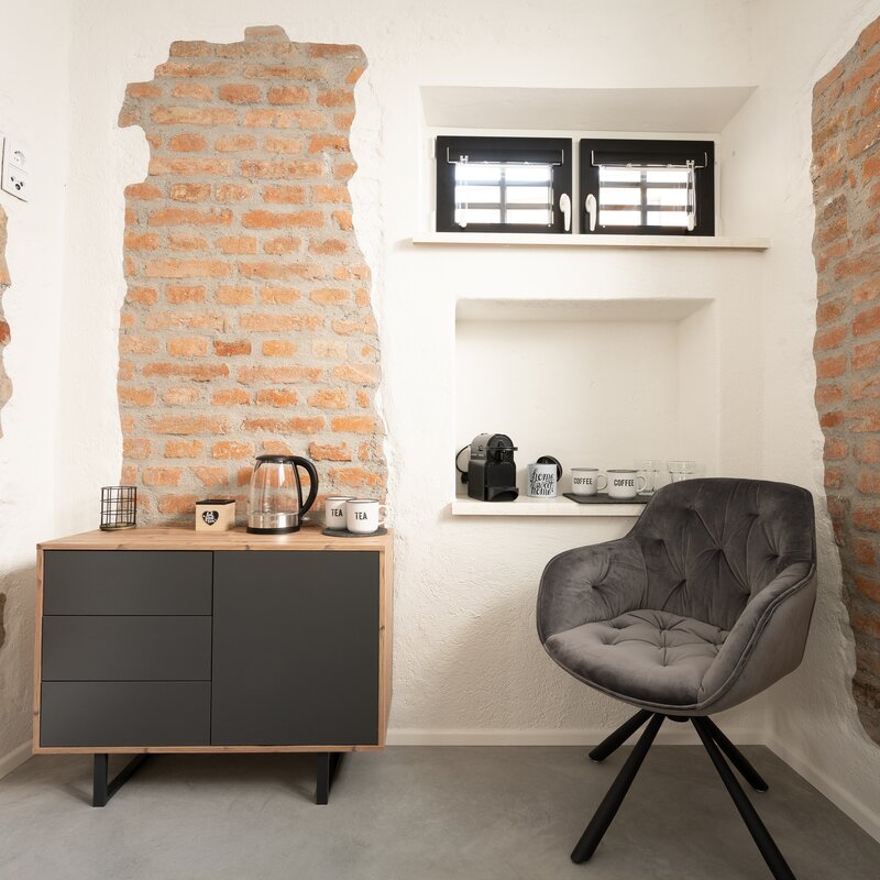 Time for coffee, tea, breakfast or simply to relax is of course a must | © @wolfistraunseeblick