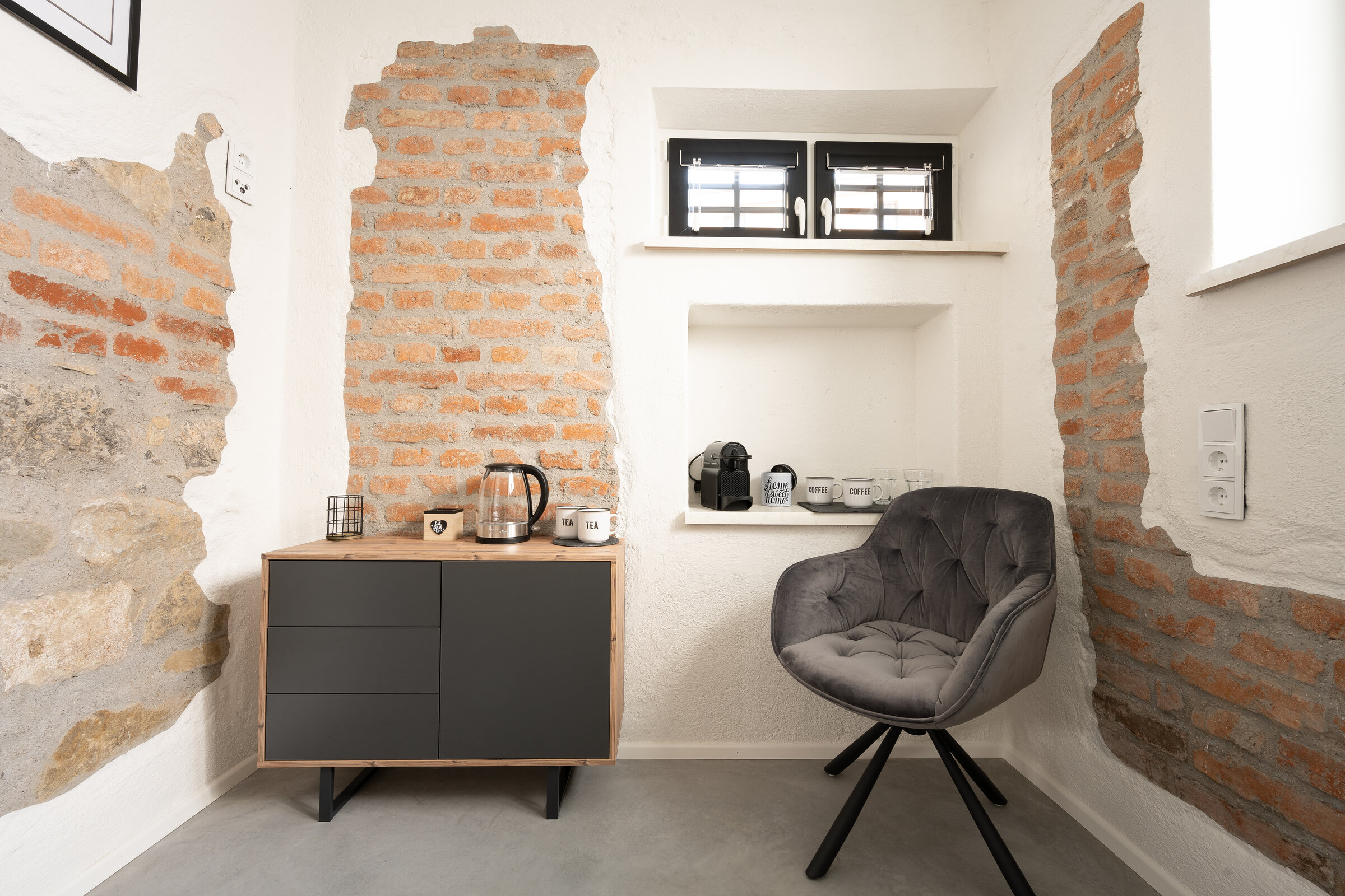 Time for coffee, tea, breakfast or simply to relax is of course a must | © @wolfistraunseeblick