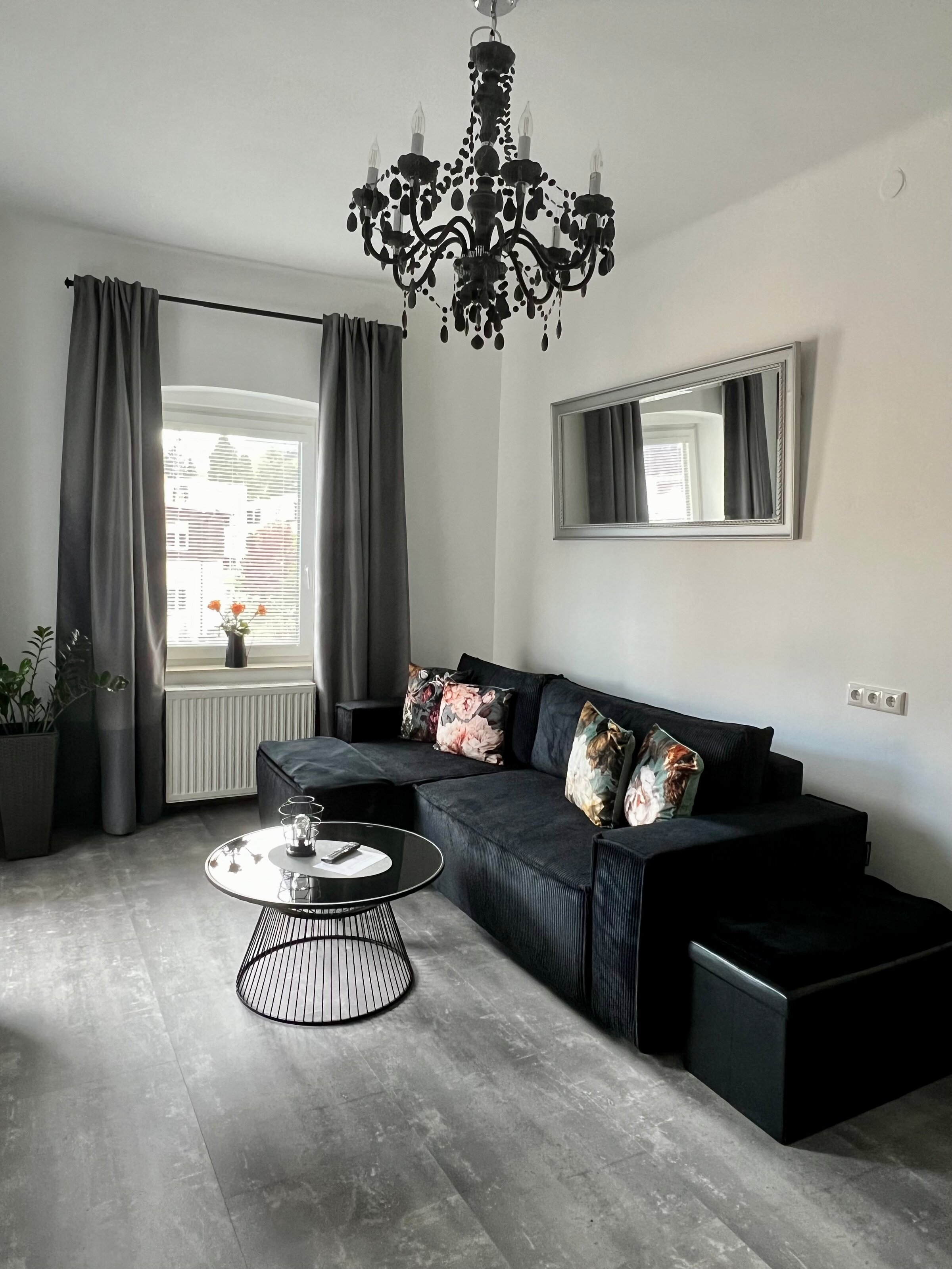 New cosy sofa bed, which offers space for up to 2 people | © @wolfistraunseeblick