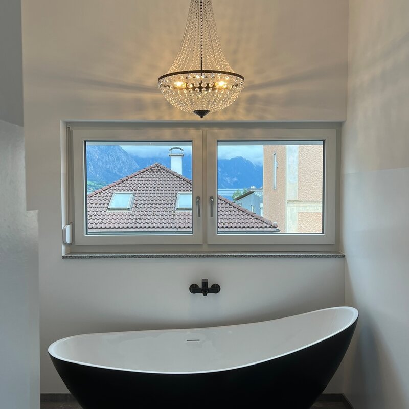 You can end the day relaxing in our free-standing bathtub | © @wolfistraunseeblick 