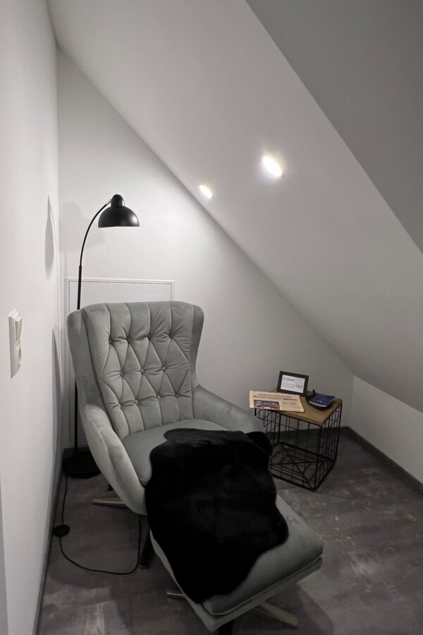 Cosy reading corner - somewhat hidden so you can read your book in peace | © @wolfistraunseeblick