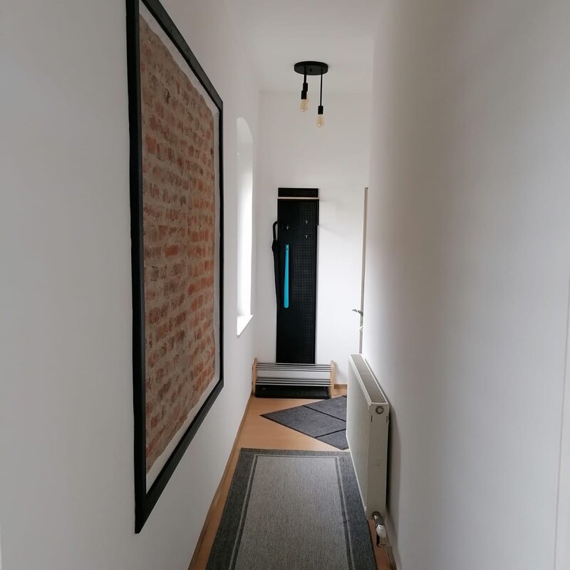 Vorraum mit Wandgaderobe  | © @wolfistraunseeblick