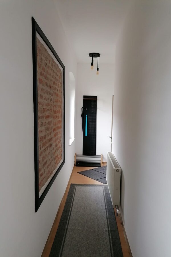 Vorraum mit Wandgaderobe  | © @wolfistraunseeblick