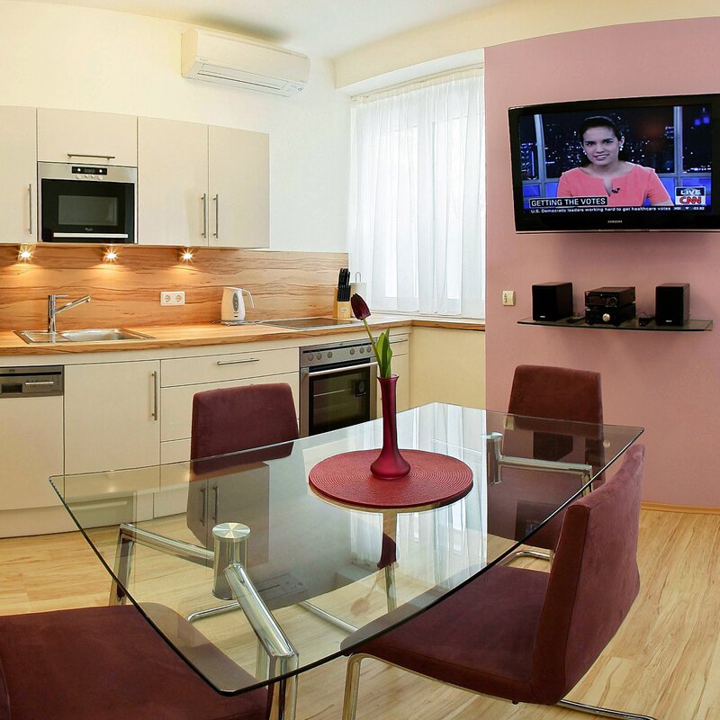 Helles 1-Zimmer Apartment mit vollausgestatteter Küche & Esstisch – Kurzzeitmiete & Wohnen auf Zeit für 1 bis 6 Monate in Wien