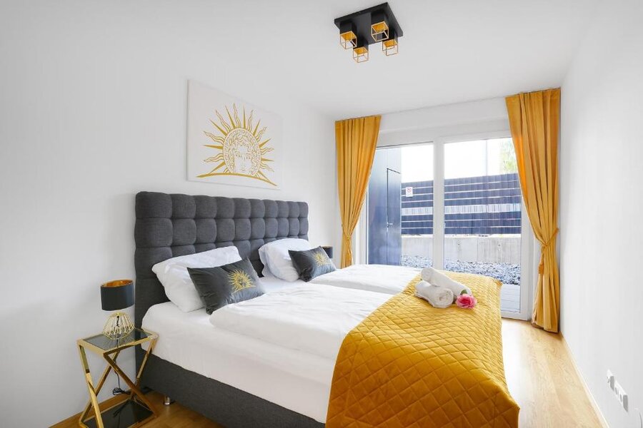 Helles Schlafzimmer, 3-Zimmer Wohnung für Kurzzeitmiete & Wohnen auf Zeit für 1 bis 6 Monate in Villach