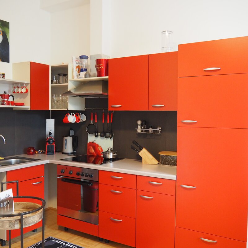 Moderne Küche in 2-Zimmer Wohnung – Kurzzeitmiete & Wohnen auf Zeit für 1 bis 6 Monate in Wels