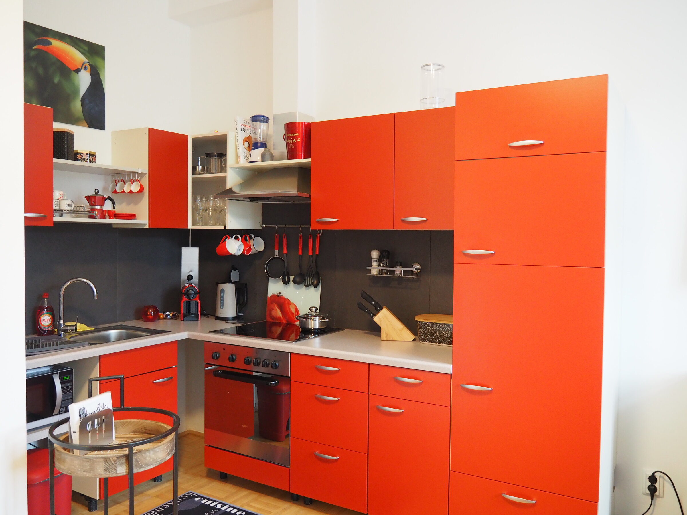 Moderne Küche in 2-Zimmer Wohnung – Kurzzeitmiete & Wohnen auf Zeit für 1 bis 6 Monate in Wels