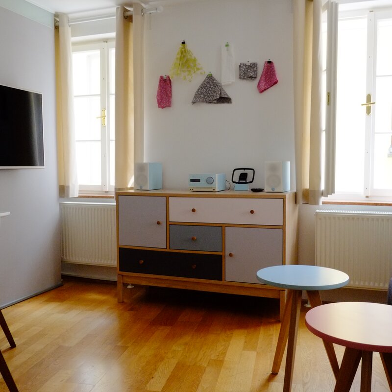 Wohzimmer mit Fernseher