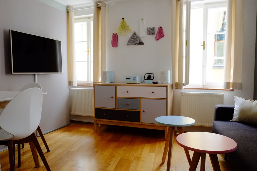 Wohzimmer mit Fernseher