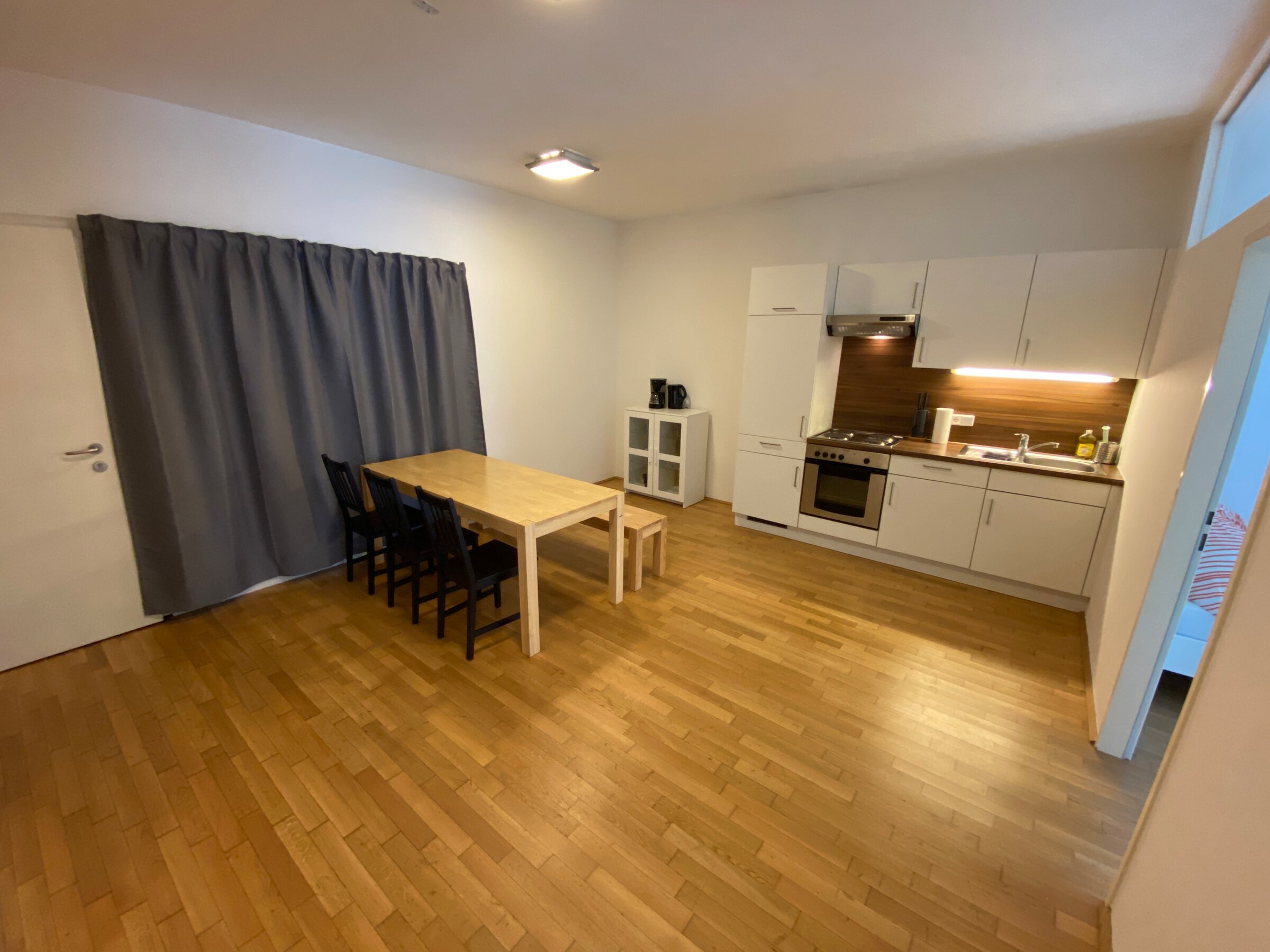 Wohnküche mit Esstisch