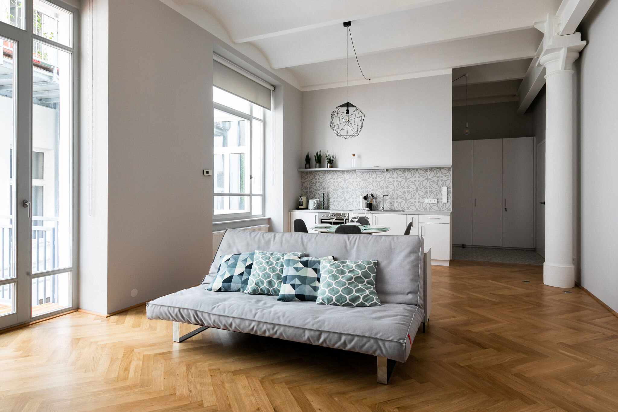 großzügig eingerichtet