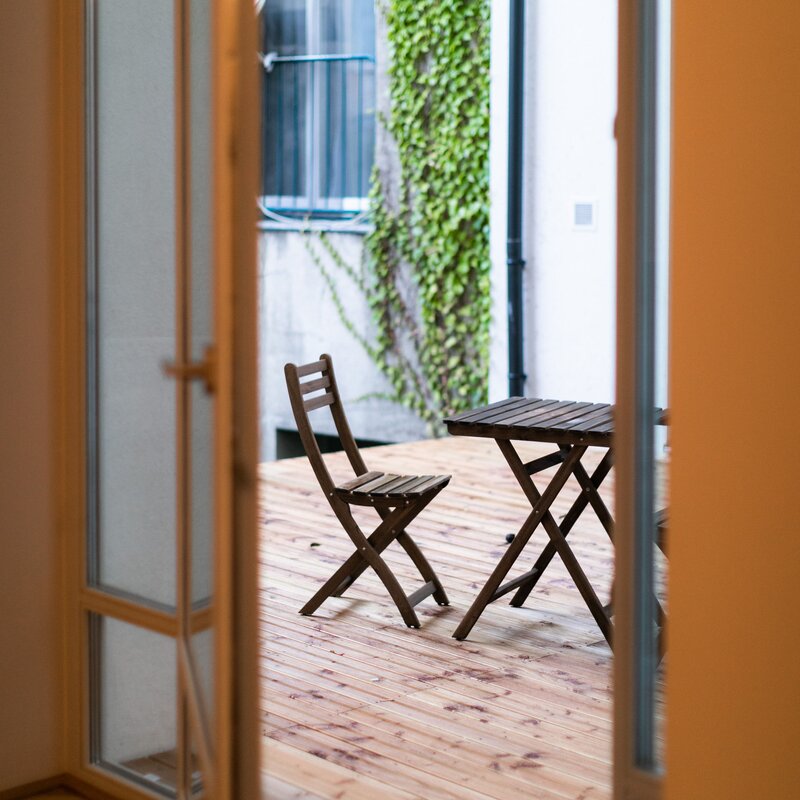 lädt zum Verweilen an der frischen Luft ein