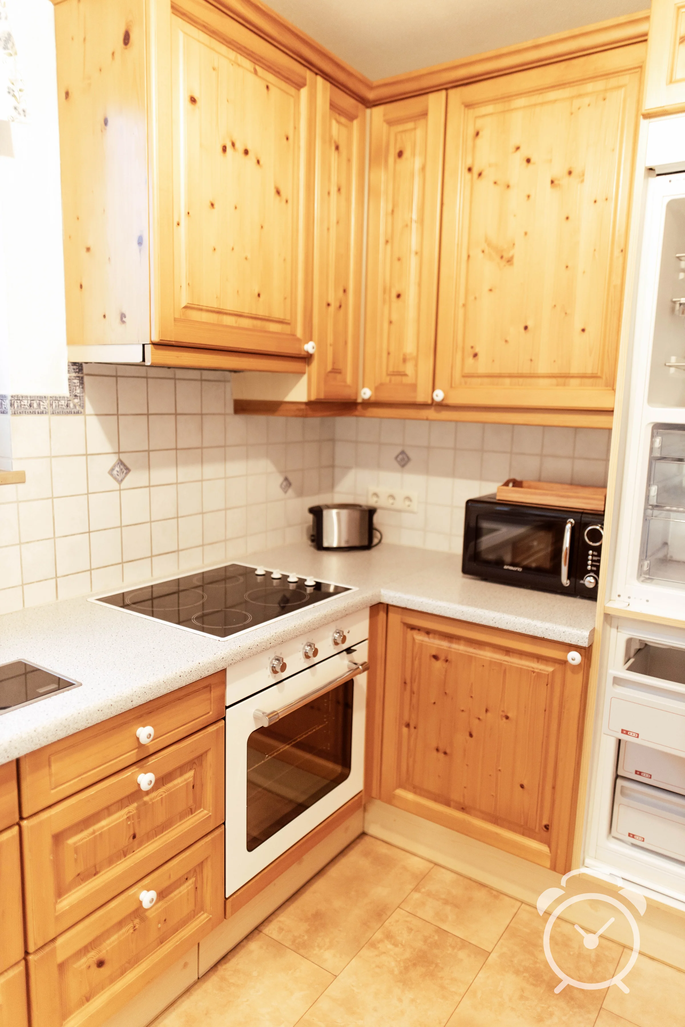 Küche mit allen Geräten