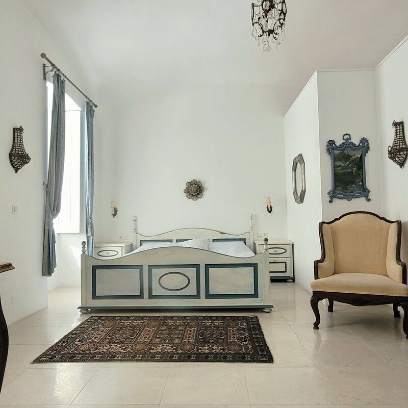 Bed room