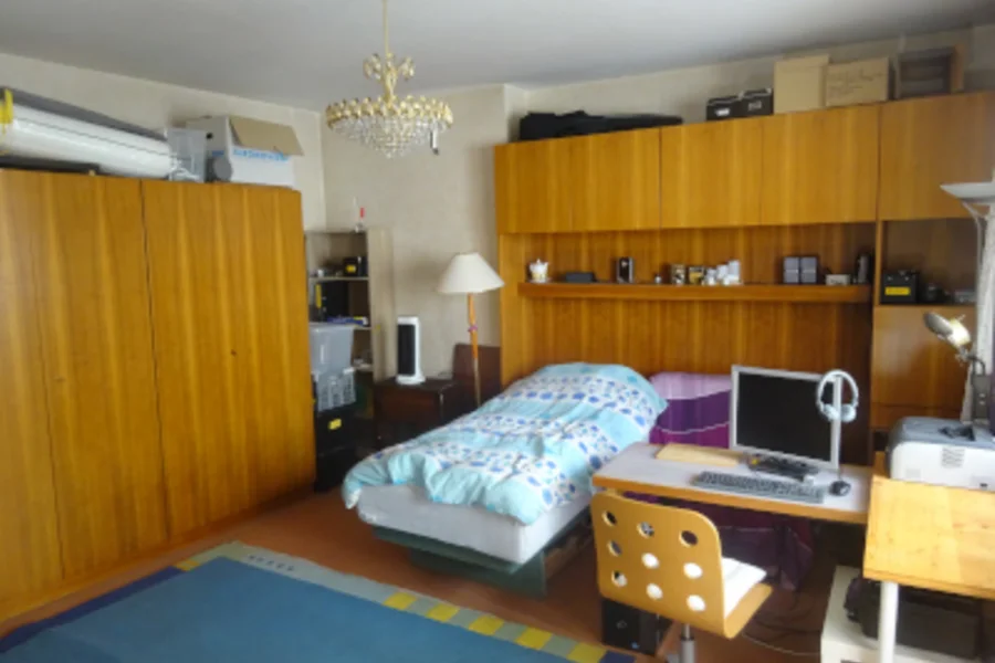 Wohn-/Schlafzimmer | © J.F.