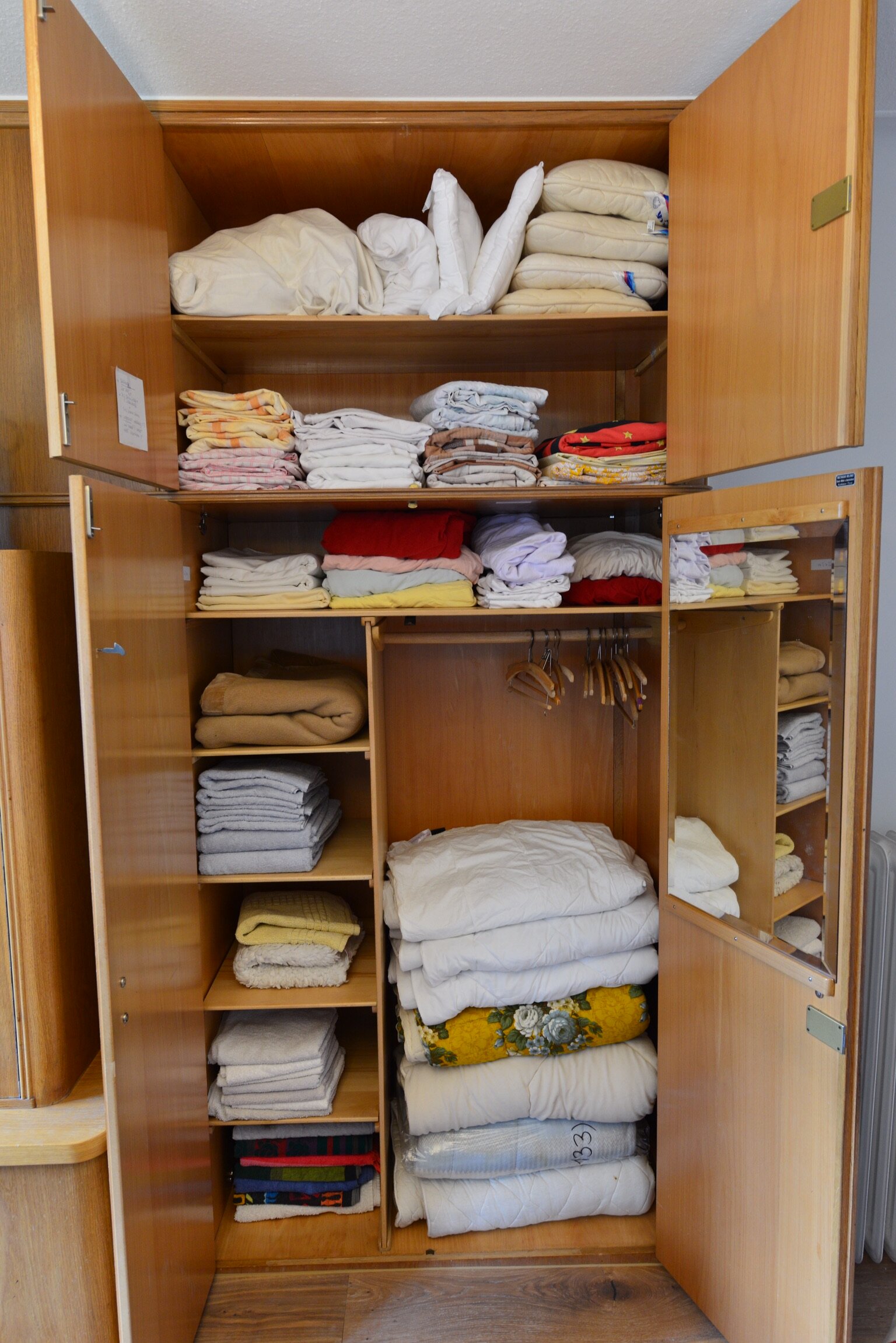 Wäscheschrank