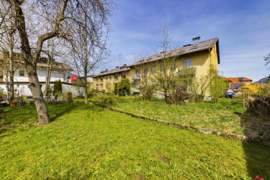 Ansicht Südwestseite mit Garten