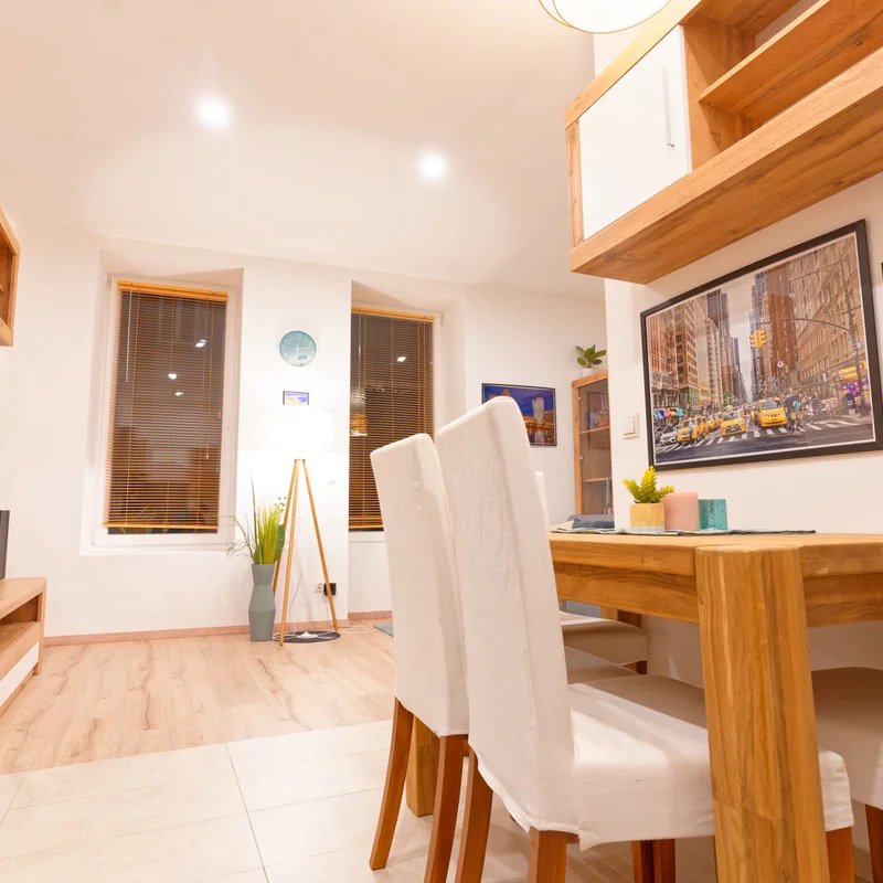 Blick auf die Wohnung und die Außenfenster | © Sammer