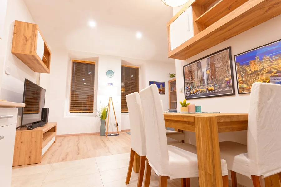 Blick auf die Wohnung und die Außenfenster | © Sammer