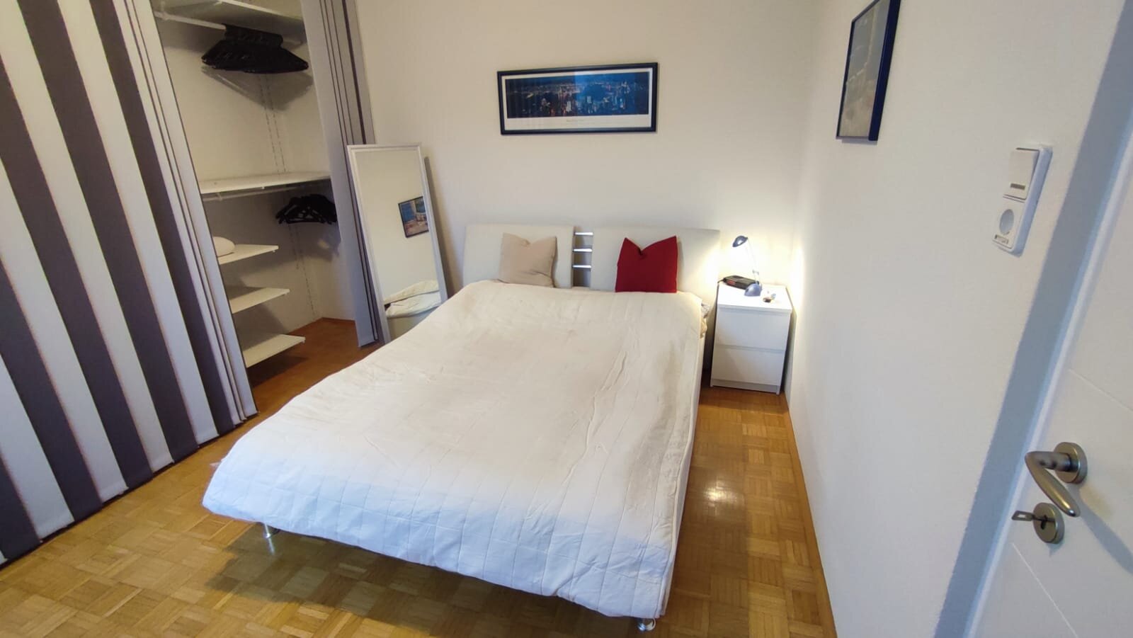 Schlafzimmer / Schrankraum offen
