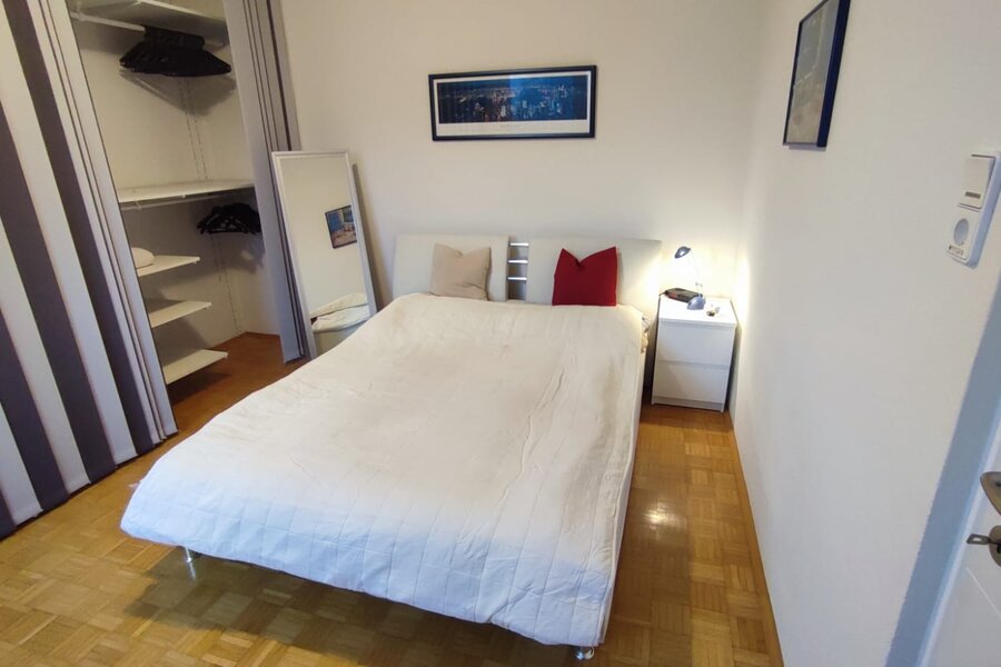 Schlafzimmer / Schrankraum offen