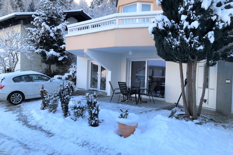 Außenansicht der Wohnung in Winter