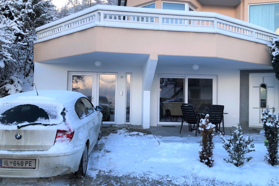 Außenansicht der Wohnung in Winter