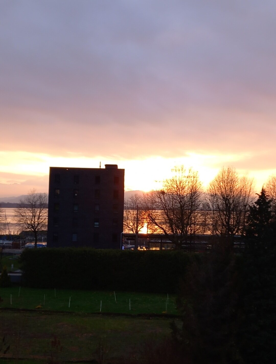 Sonnenuntergang aus dem Fenster