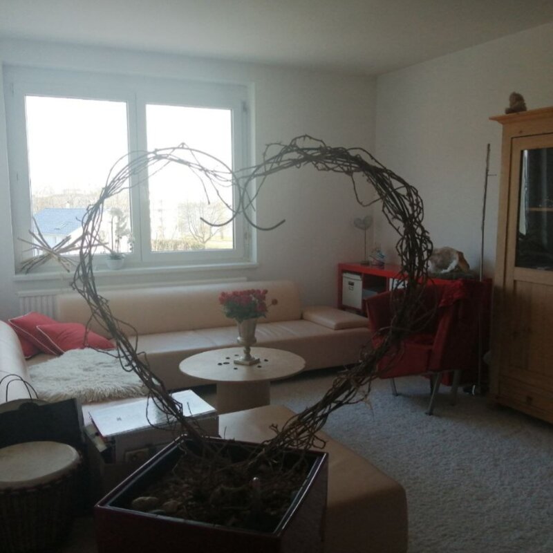 Hier kann noch eine 90 cm oder eine 1,60m x 2m Matratze auf den Boden gelegt werden.