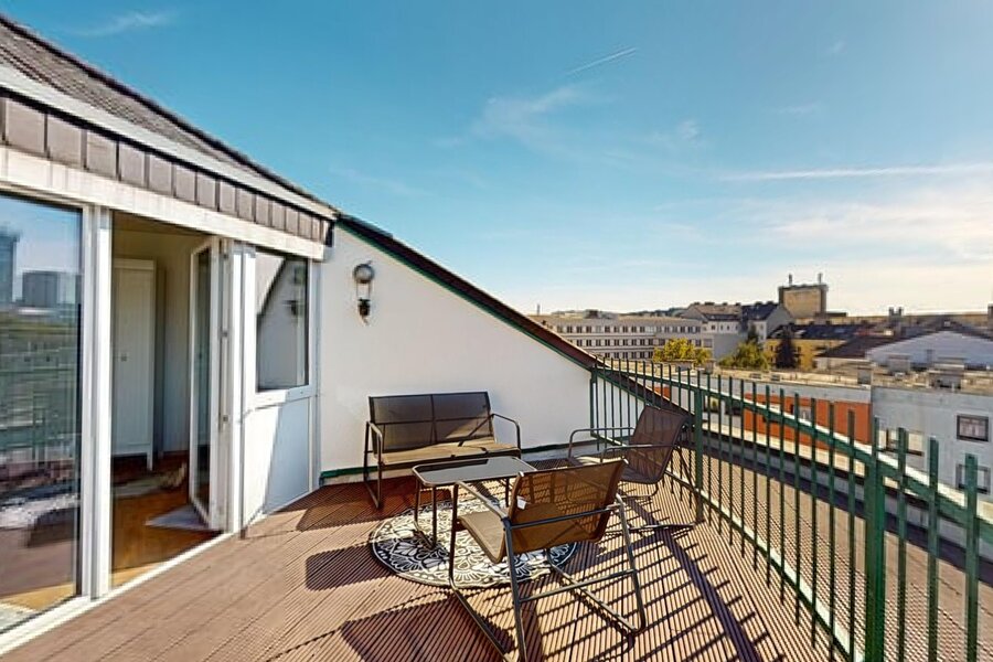 Sonnige Dachterrasse mit Stadtblick – 1-Zimmer Apartment zur Kurzzeitmiete in Linz, Wohnen auf Zeit für 1 bis 6 Monate.