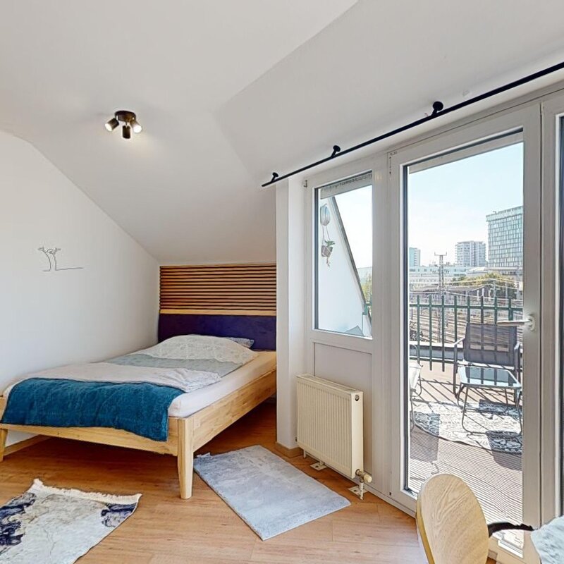 Schlafbereich mit Schrank