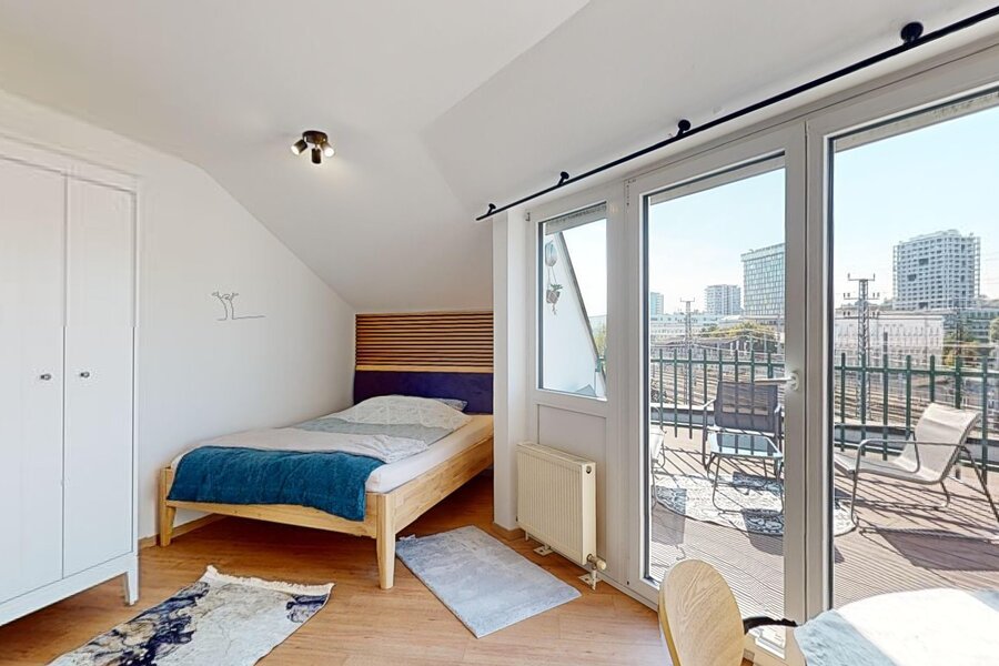 Schlafbereich mit Schrank