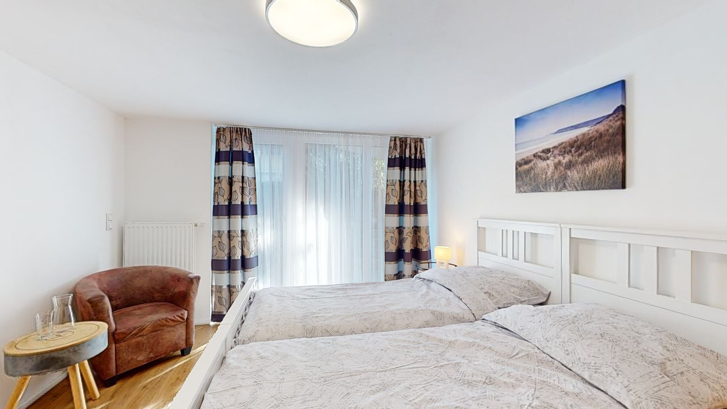 Schlafzimmer mit Doppelbett - Trennbar auf 2 Einzelbetten