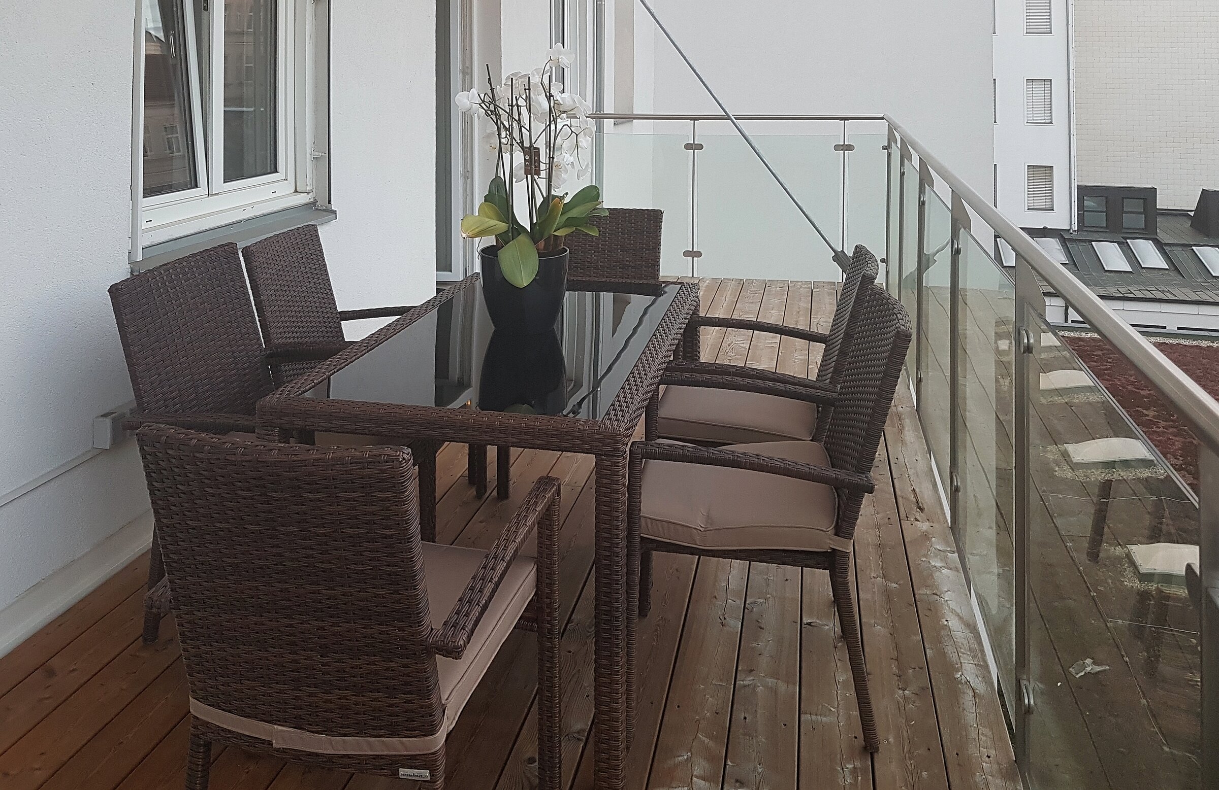 Terrasse mit Esstisch