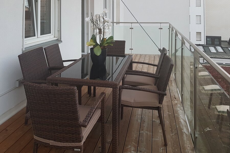 Terrasse mit Esstisch