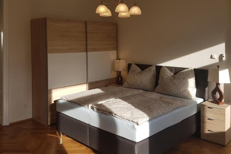 1. Schlafzimmer