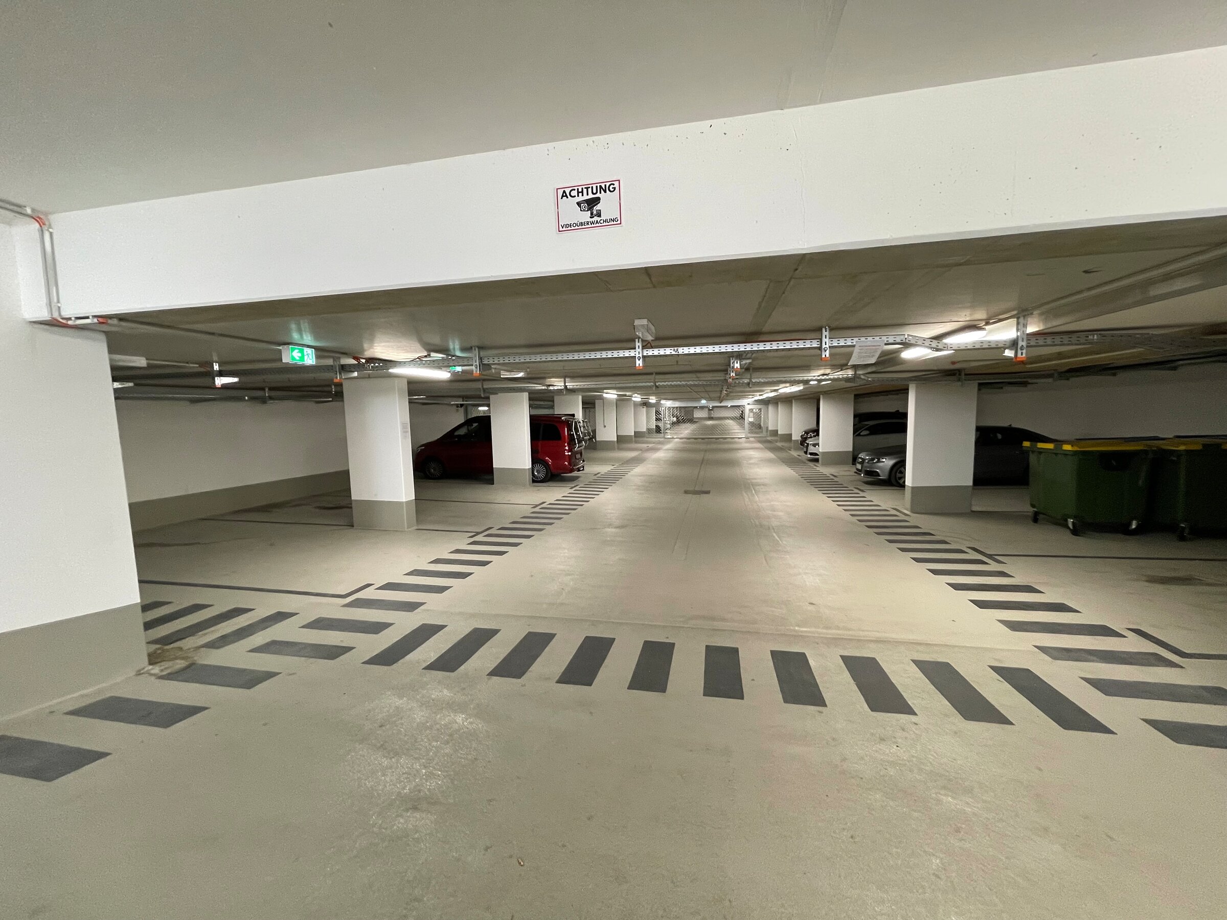 Tiefgarage mit Stellplatz