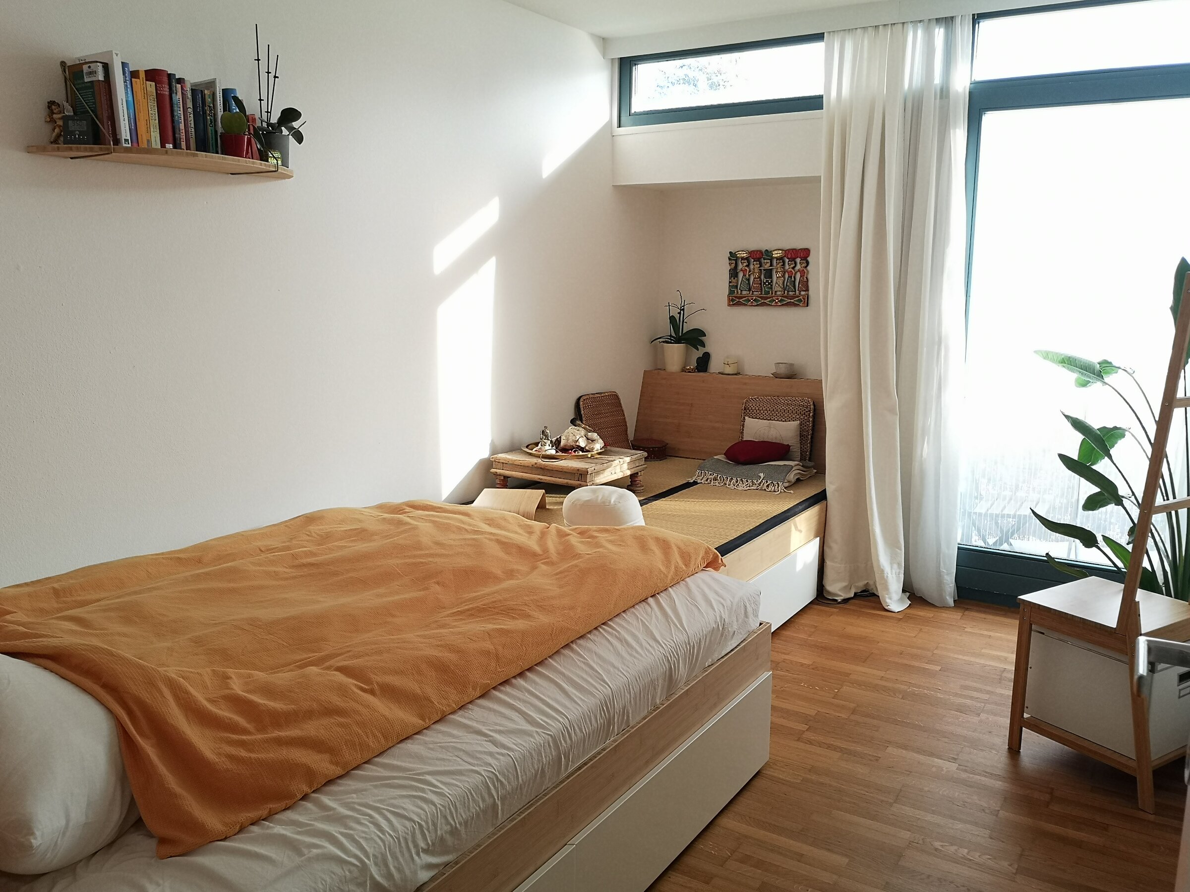 Schlafzimmer 1: Doppelbett, Meditationsbereich